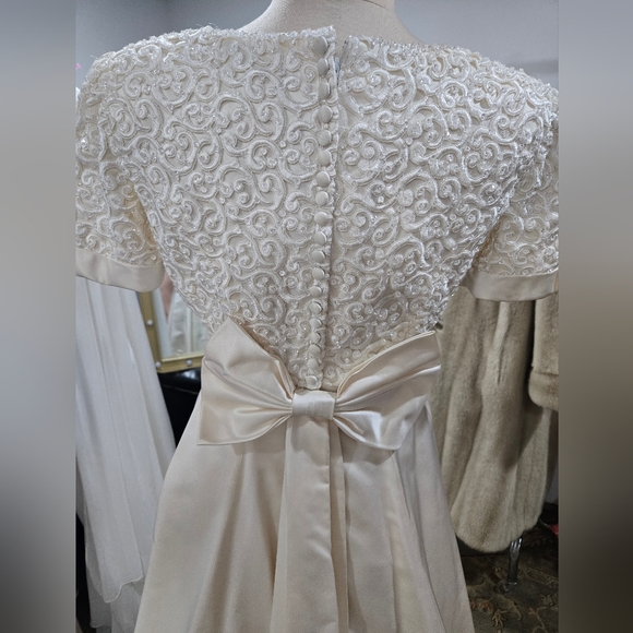 Moda Donatella Short Sleeve Wedding Gown with Emroidered Bodice - Picture 9 of 14